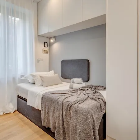 With A Parking Space - 23492 Appartamento Spalato